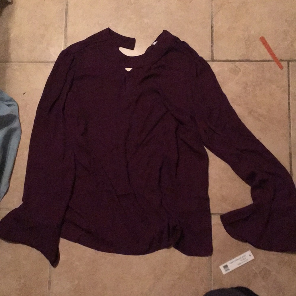 V Neck NWT Bell Sleeve Blouse